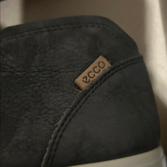 ECCO Women’s LEATHER Gray Soft 7 Nubuck Booties with Side Zippers Size US8/EU39 - Picture 5 of 12